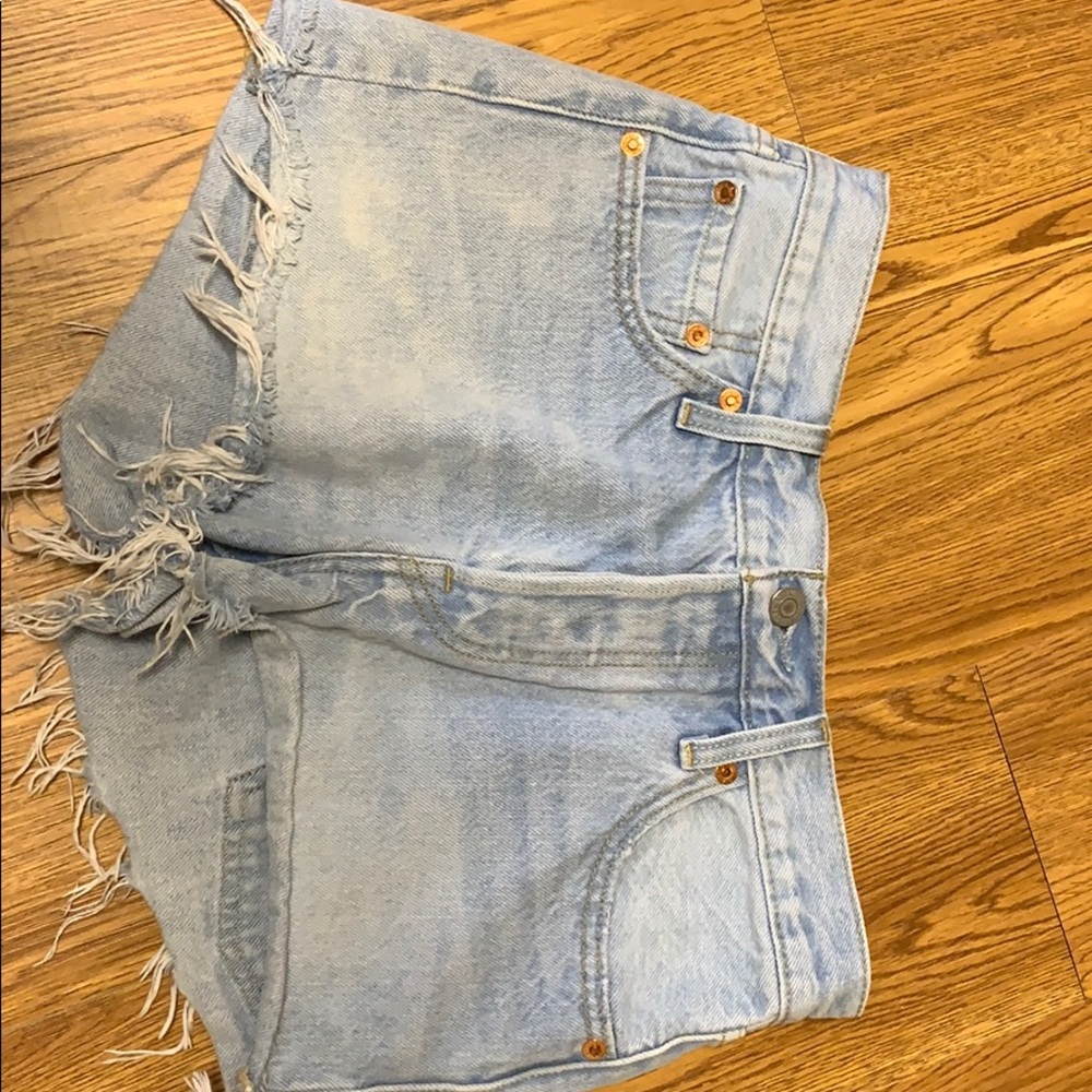 Levi’s 501 Ligh-Wash Denim Shorts